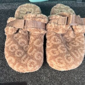 UGG Tan Fuzzy slippers